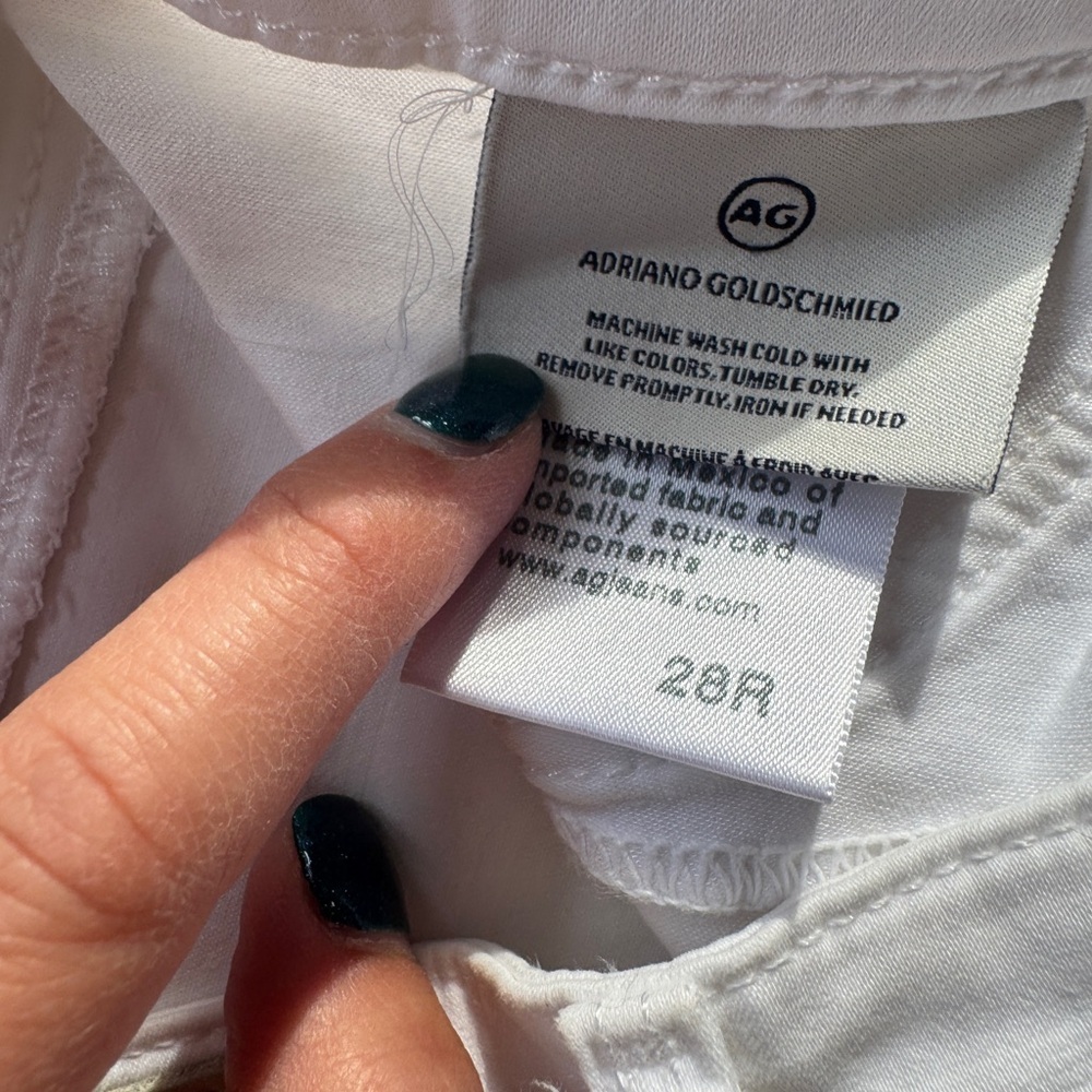 Adriano Goldschmied Prima Crop Cigarette Jeans
Size 28R - Picture 9 of 10